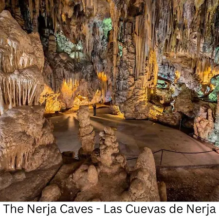 Two Bedroom With Large Terrace And Views In Capistrano, Nerja