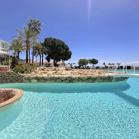 Two Bedroom With Large Terrace And Views In Capistrano, Lägenhet Nerja